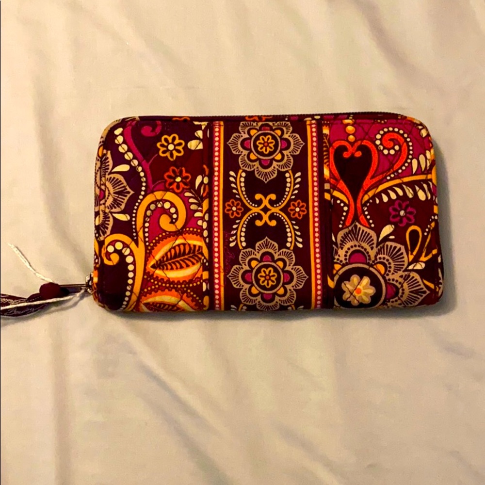 NWT Vera Bradley zip around wallet